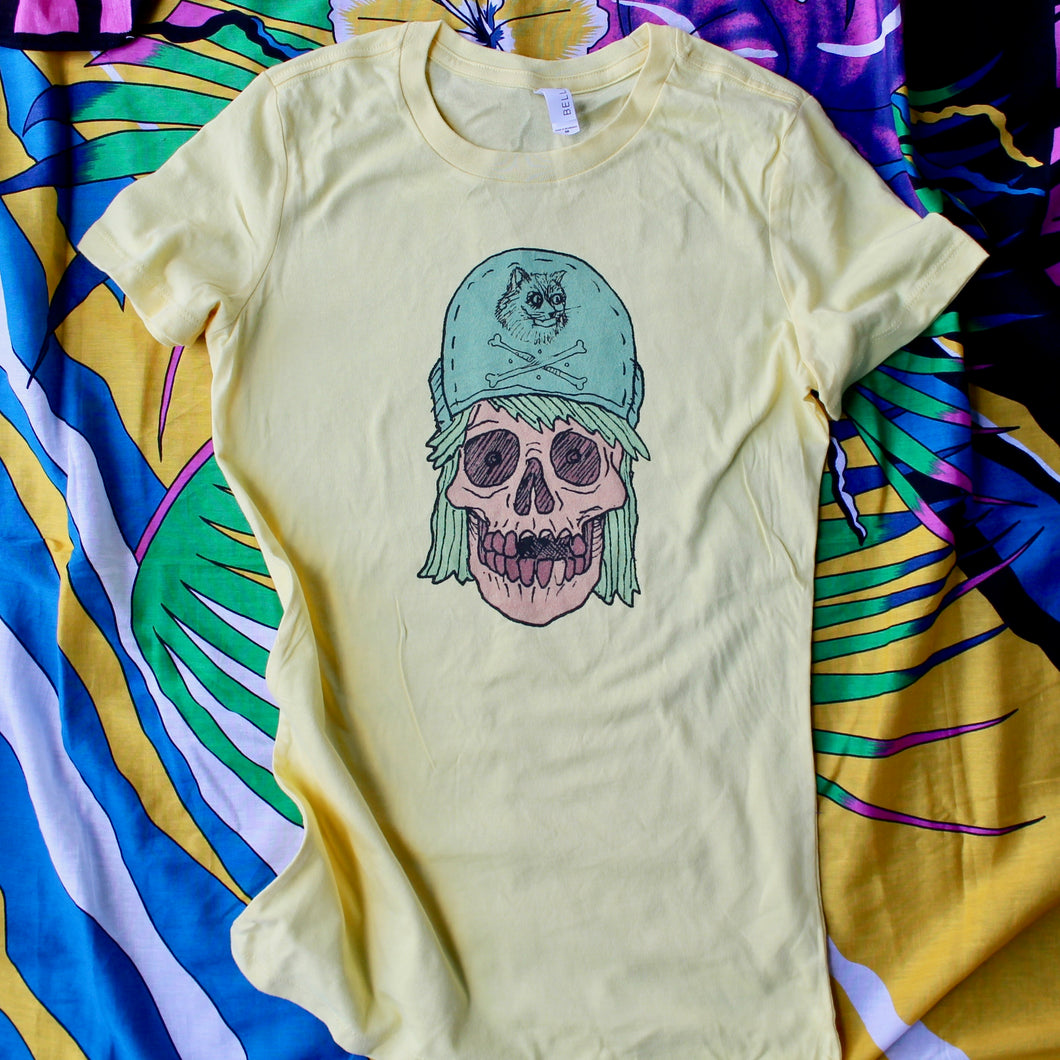 retro style women's skull shirt 1980s fashion 1990s flip brim hat tshirt