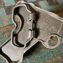 Vintage Weapon belt buckle